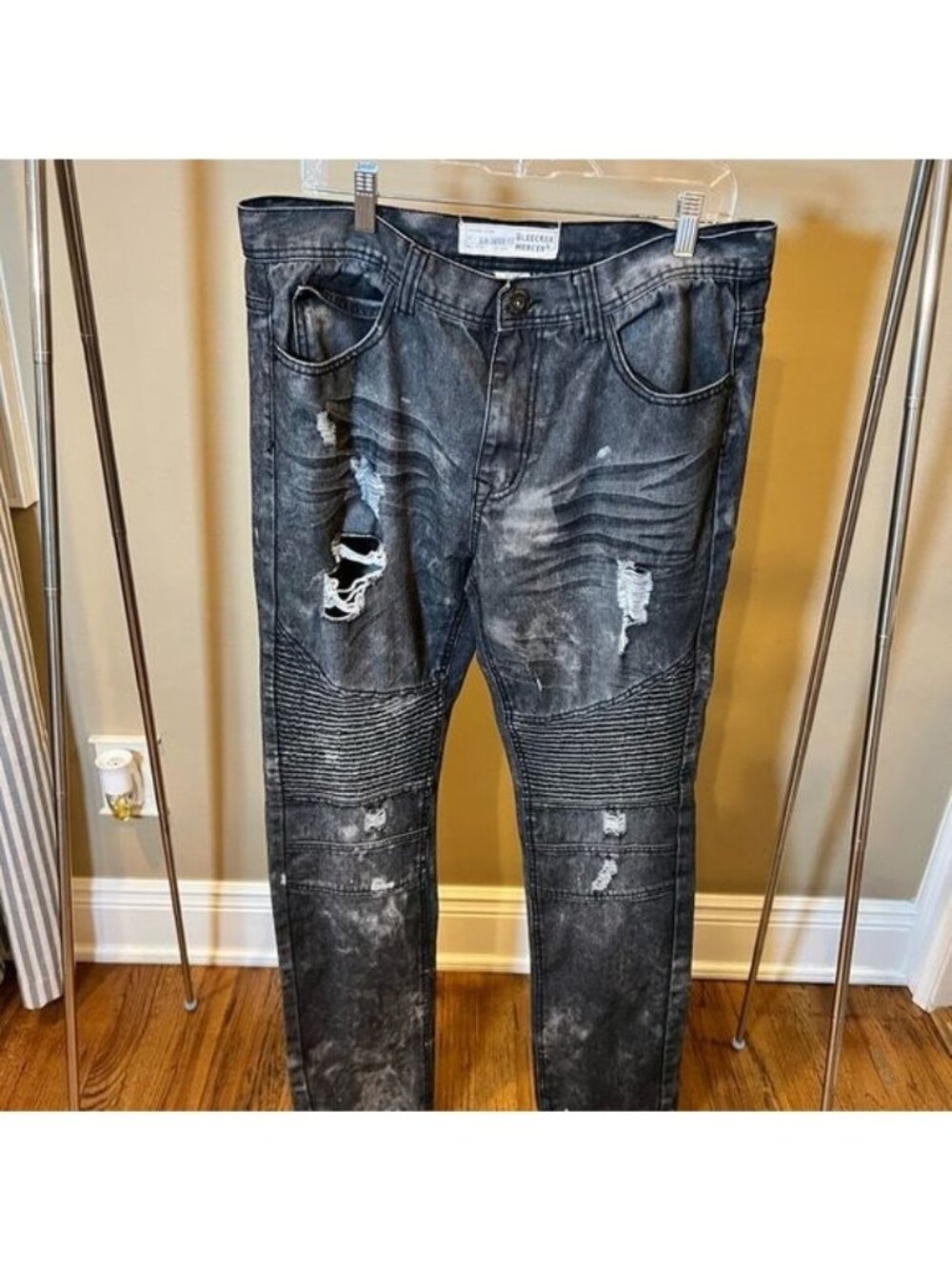 Bleecker & Mercer slim taper fit 36 x 34 men’s gray wash heavily distressed